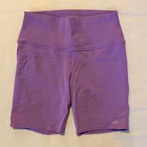 ALO Yoga Women's 7” Inseam High Rise Bike Shorts (M)